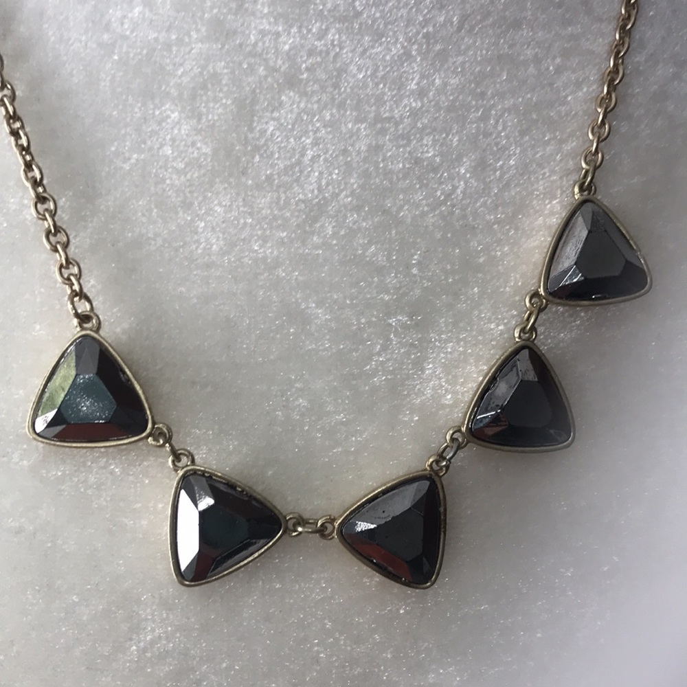 Triangular gem necklace - Picture 4 of 5